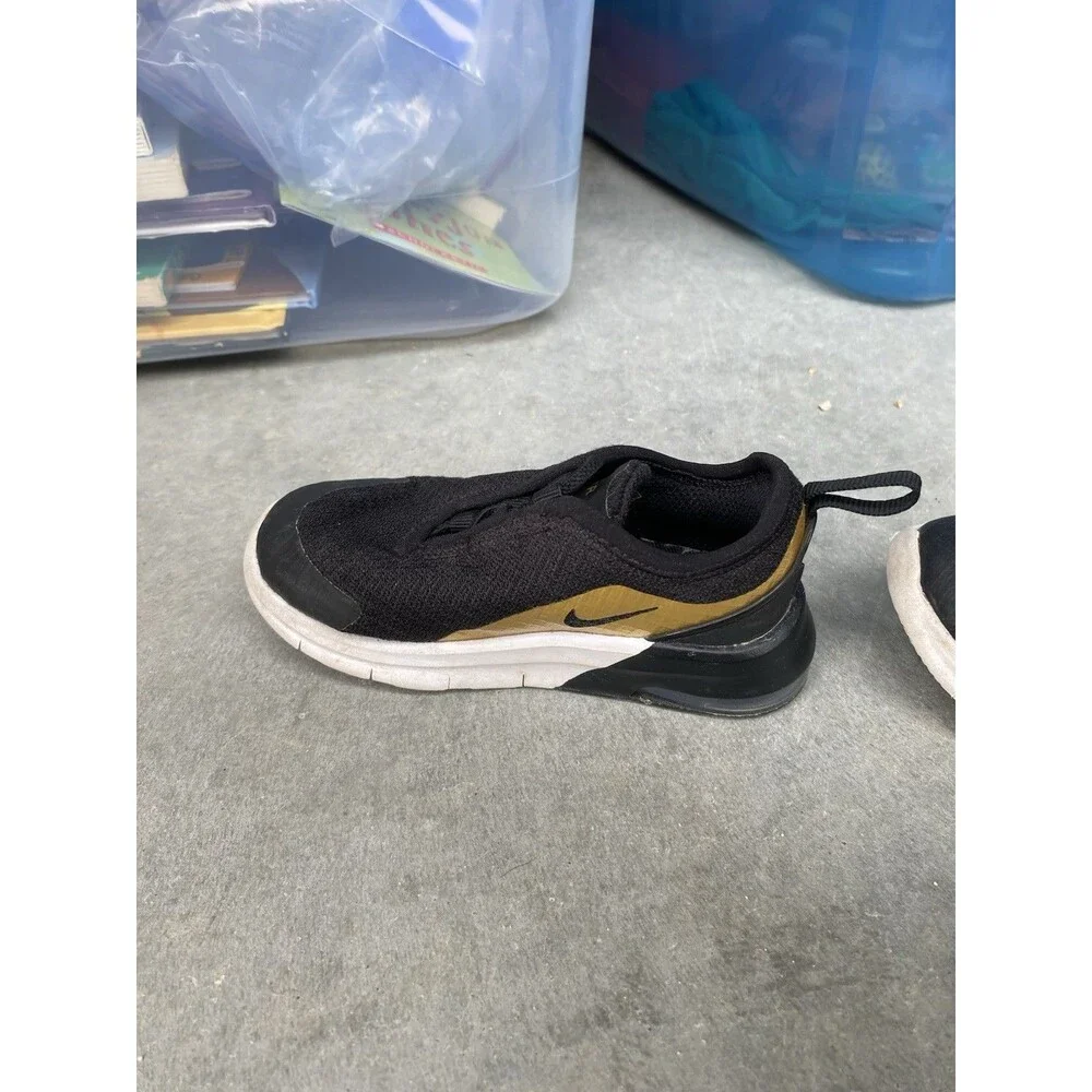 Nike Air Max Motion 2 Black Metallic Gold Kids Shoes 7C